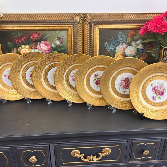 Bavaria Other - Hutschenreuther Selb L.H.S Bavaria Gold Encrusted 7 Dinner Plates